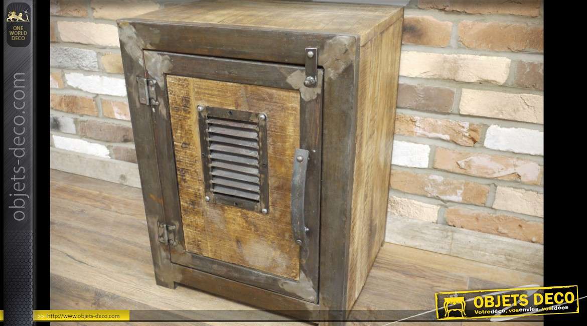 Table de chevet en forme de coffre fort ancien en bois et métal style industriel