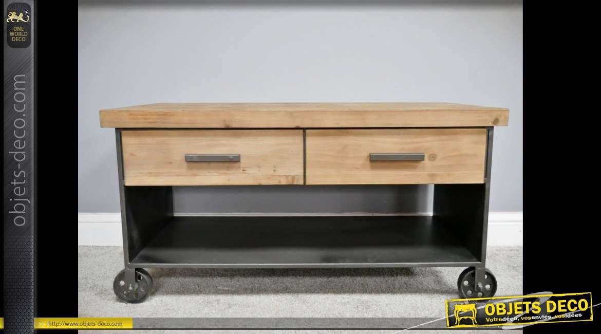 Table basse de style industriel sur roulettes en bois et métal 95 cm
