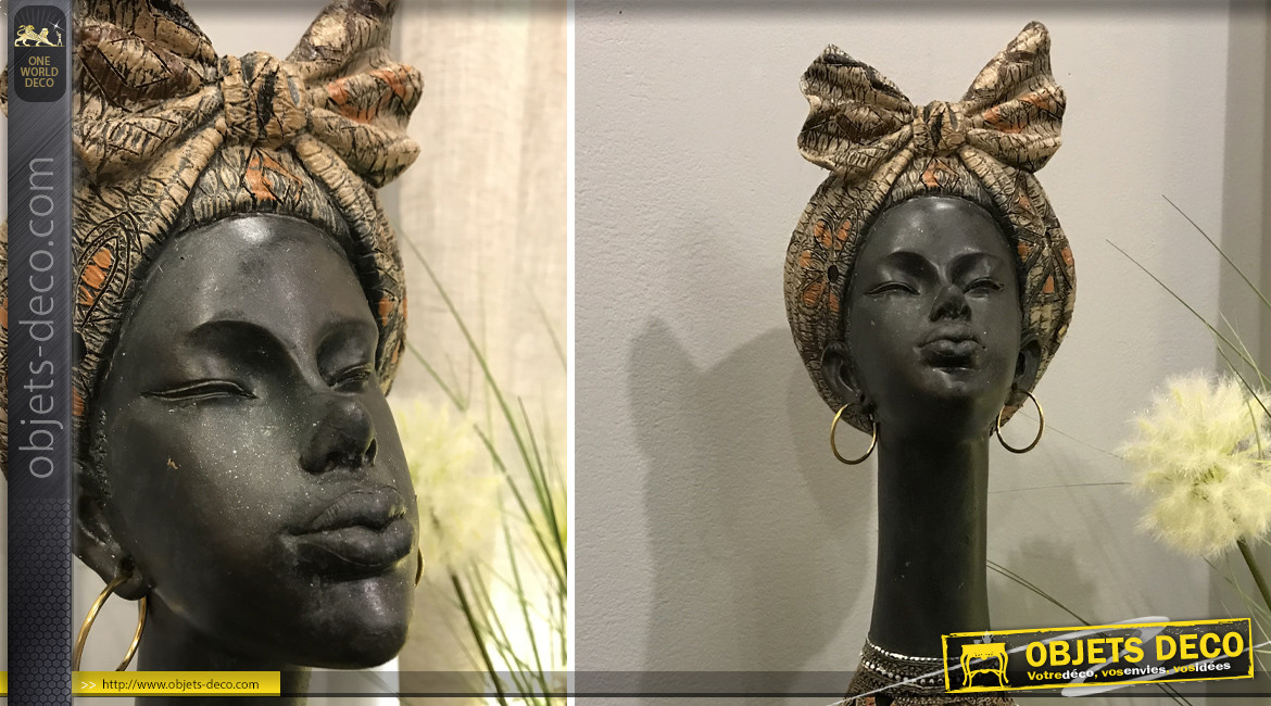 Statuette en résine d'une africaine au long cou, finition charbon vieilli et doré, 42cm