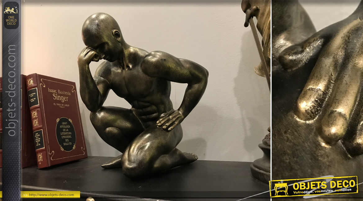 Statuette contemporaine en résine finition cuivré noir, sculpture de l'homme pensif, 29cm