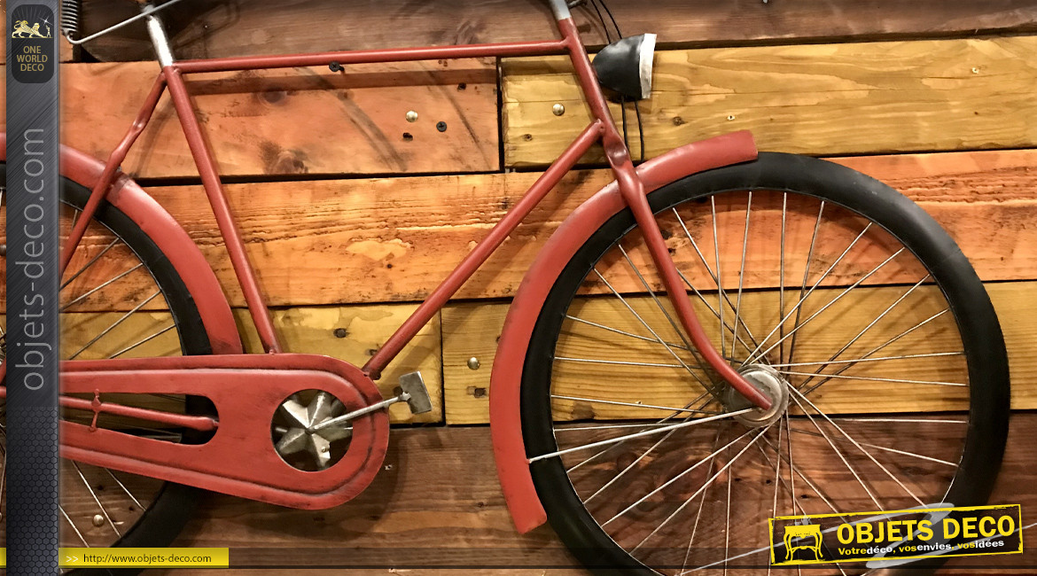 Grand vélo mural en métal finition rouge vieilli, ambiance vintage, 102cm