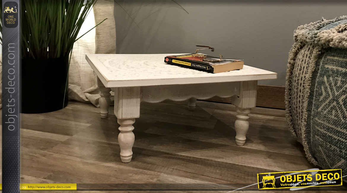 Table d'appoint en bois sculpté, finition blanc effet ancien, 40cm