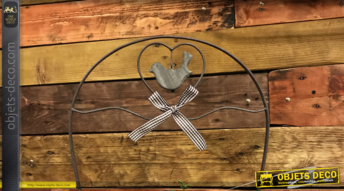 Jardinière de style romantique en osier et métal avec petit oiseau et ruban suspendus, 62cm