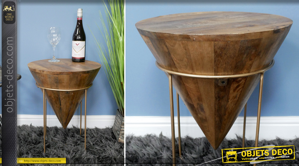 Table d'appoint conique en bois de manguier sur socle en métal doré, esprit trophée sculpté, Ø40cm