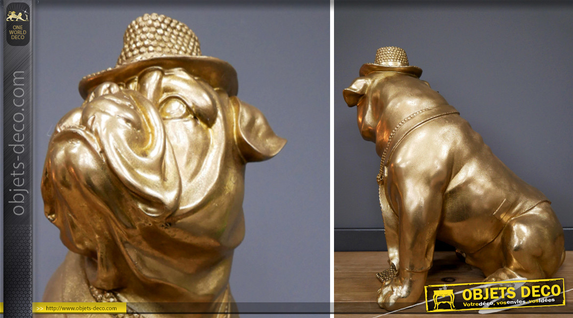 Sculpture en résine d'un bulldog en costume de soirée, finition doré ancien, ambiance chic originale, 44cm
