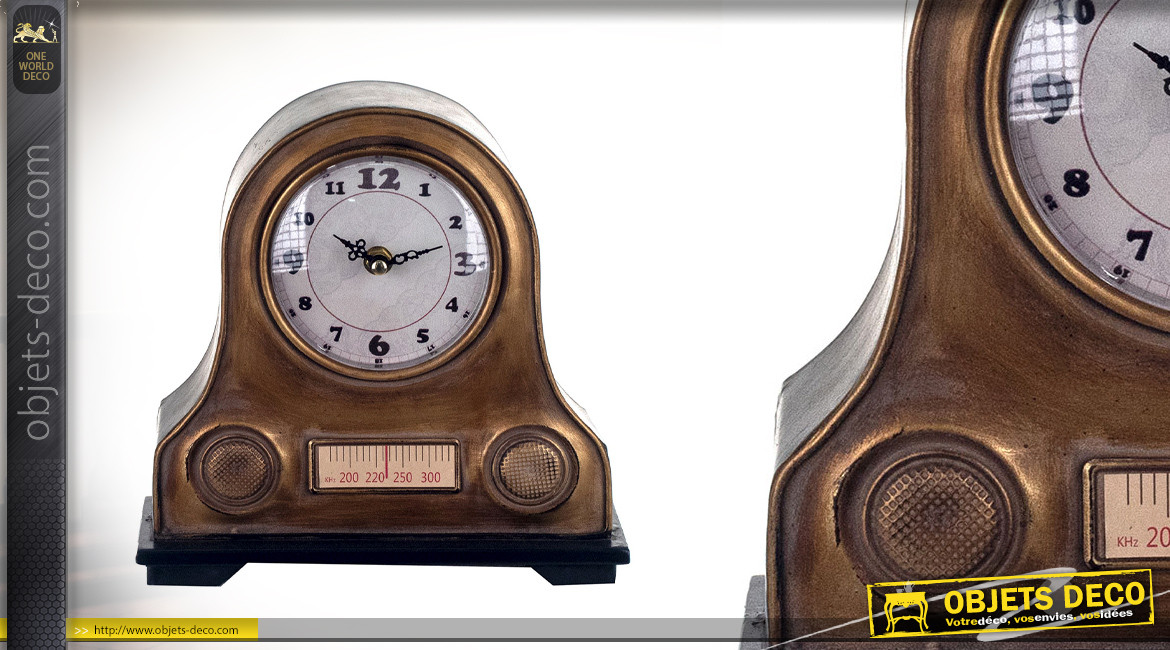 Vieille radio en métal version horloge à poser, finition cuivré ancien effet usé, 22cm