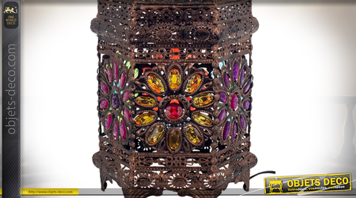 Lanterne électrifiée en métal finition cuivré ancien, pampilles en acrylique multicolores, 49cm