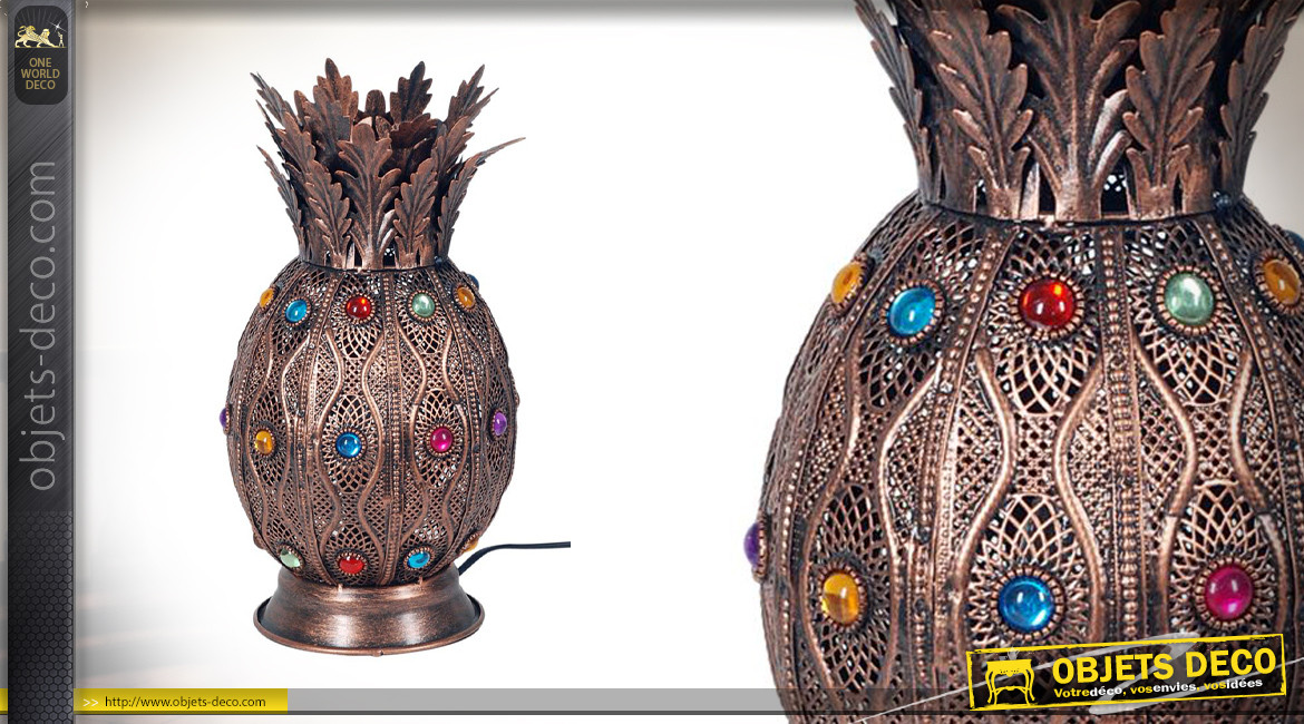 Lampe d'appoint en métal finition cuivré en forme d'ananas, pendeloques en acrylique multicolore, 34cm