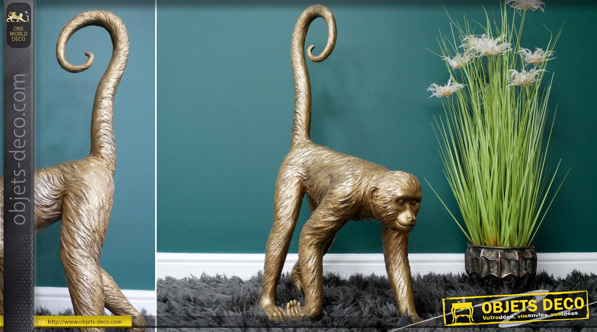 Grande sculpture d'un singe en résine finition doré, 83cm de hauteur finale