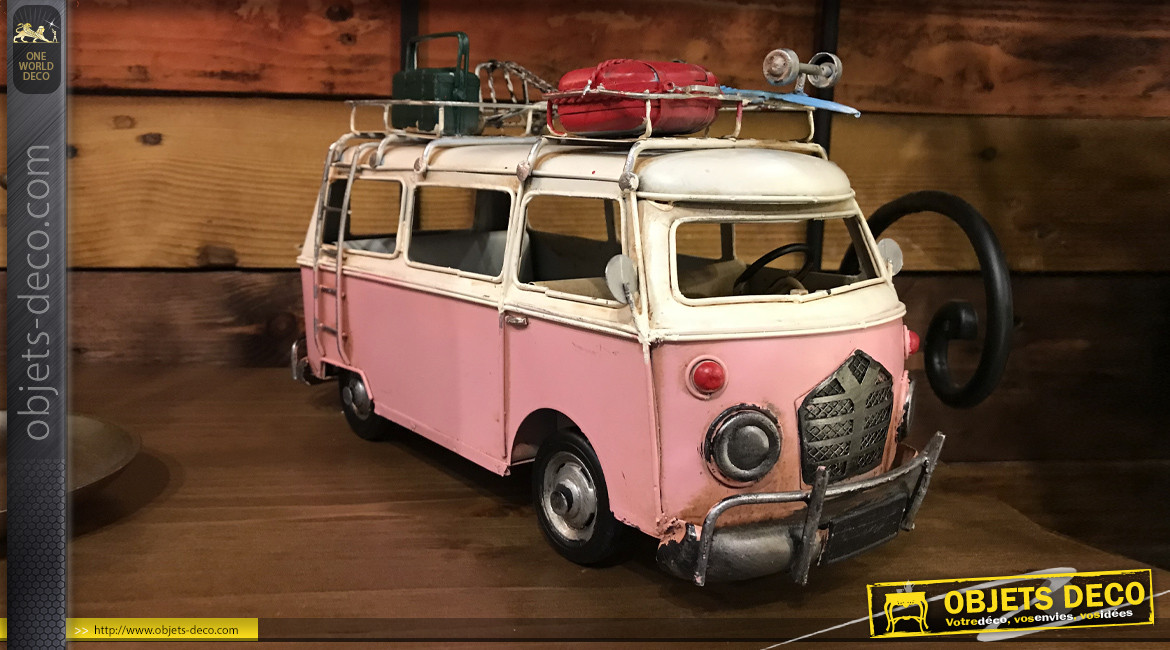 Miniature de Van en métal, finition vieux rose pastel, ambiance voyage, 28cm
