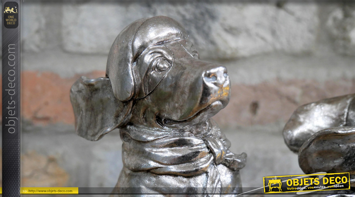 Statuette de chiens sur un vélo, en résine et métal, finition noir charbon et argent vieilli, 40cm