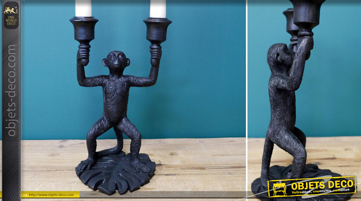 Chandelier original avec un singe tenant les deux chandelles, en résine finition charbon noir, 25cm