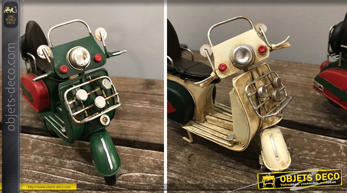 Série de 3 reproductions de scooters en métal de style vintage