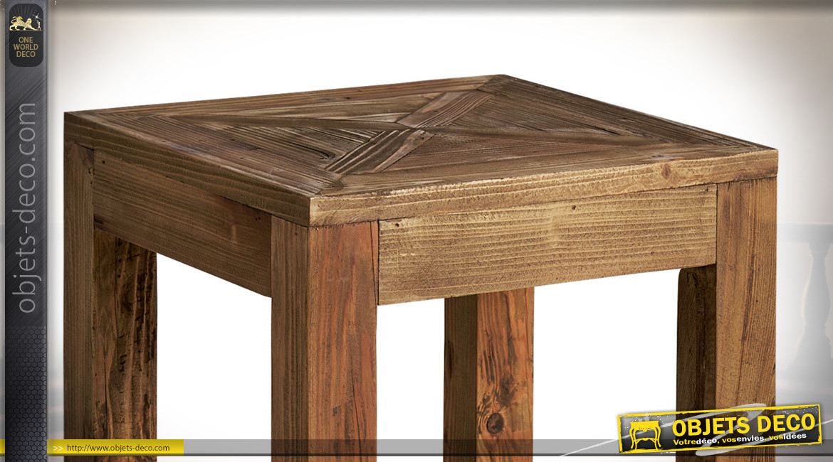 Table basse en bois de pin massif finition brut naturel, aspect linéaire richement texturé, 50cm