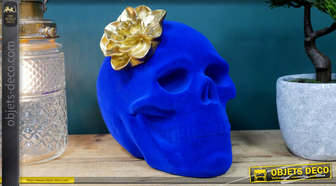 Crâne en résine finition bleu saphir, fleur de nénuphar doré effet ancien, ambiance contemporaine, 23cm