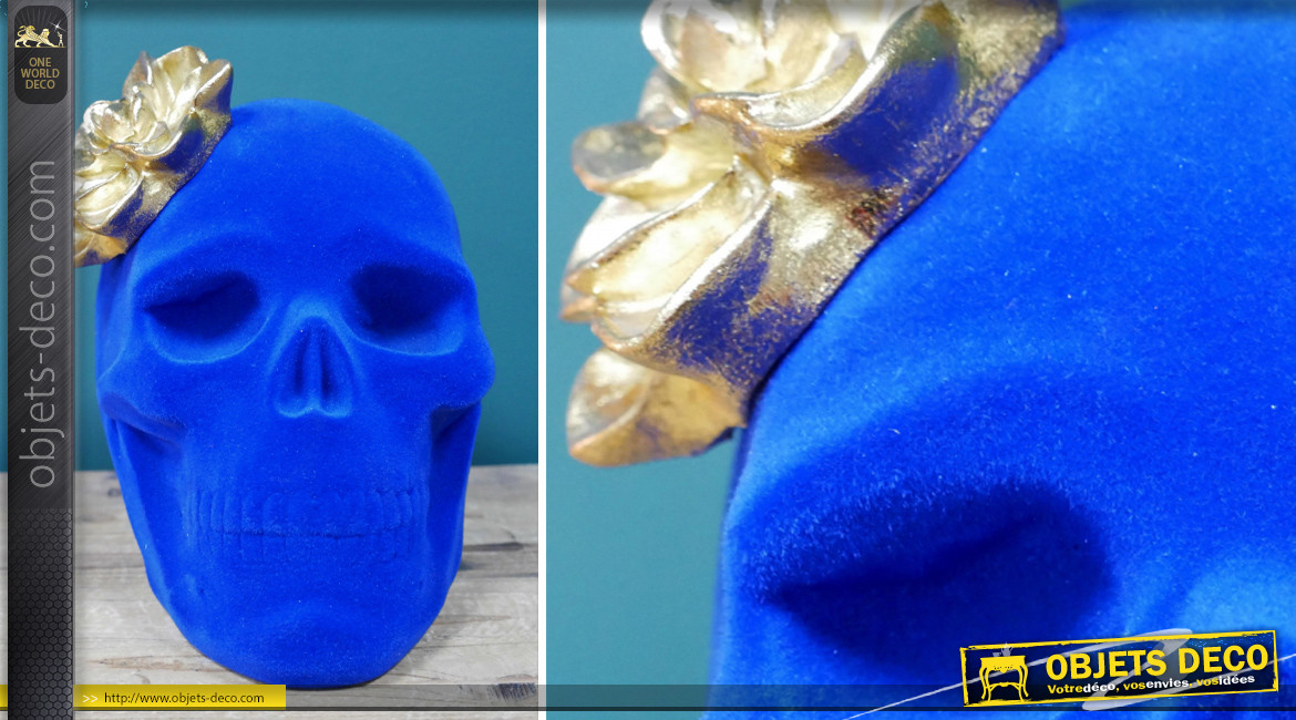 Crâne en résine finition bleu saphir, fleur de nénuphar doré effet ancien, ambiance contemporaine, 23cm