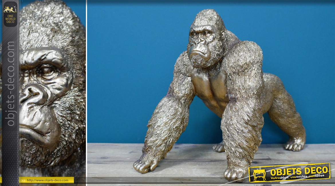 Représentation d'un gorille en résine finition doré effet ancien, ambiance king-kong chic, 38cm