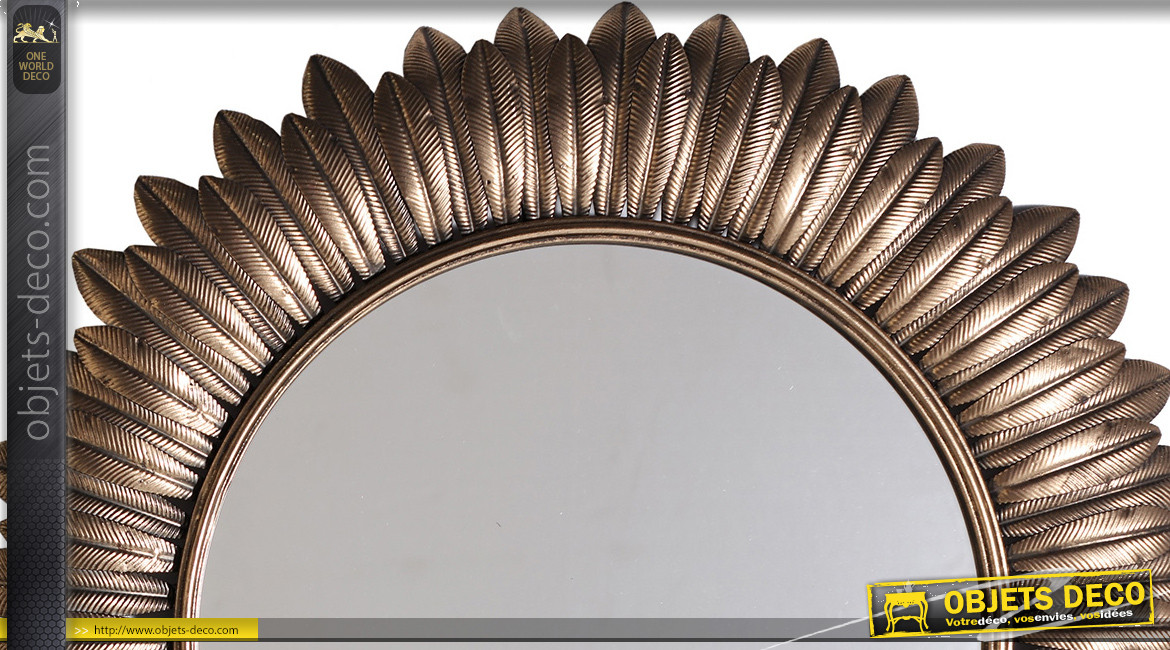 Miroir rond en métal avec encadrement en plumes métalliques, finition doré effet ancien, Ø76cm