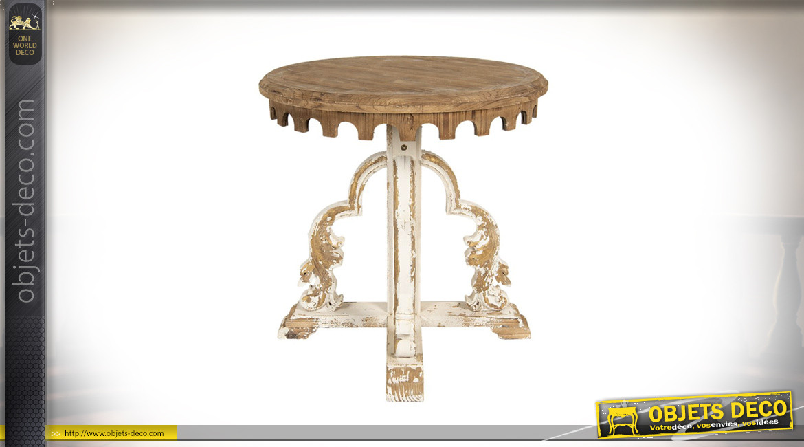 Table d'appoint en bois style vieilli, piètement sculpté en croix, plateau dentelé finition brut, ambiance campagne, Ø80cm
