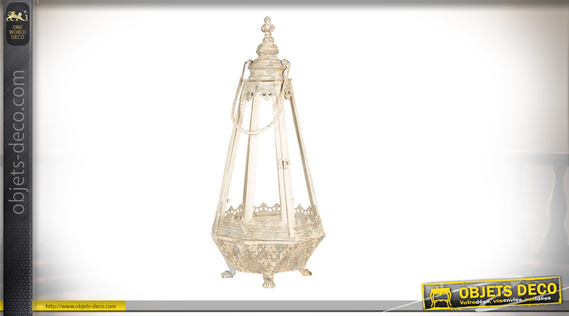 Lanterne en métal et verre de forme conique, finition crème vieilli, ambiance antique, 68cm