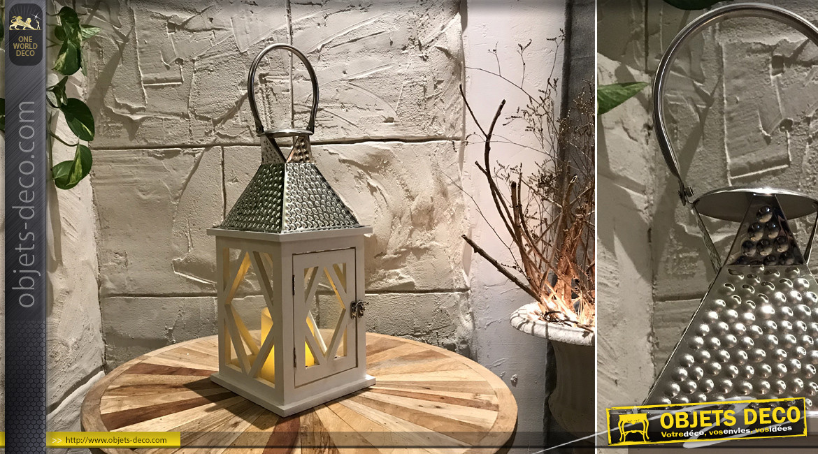 Lanterne décorative esprit maison en bois et métal, finition blanc et argenté vieilli, 51cm