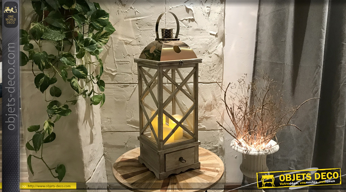 Grande lanterne en bois et métal finition sapin vieilli et cuivre brillant, avec tiroir, 86cm