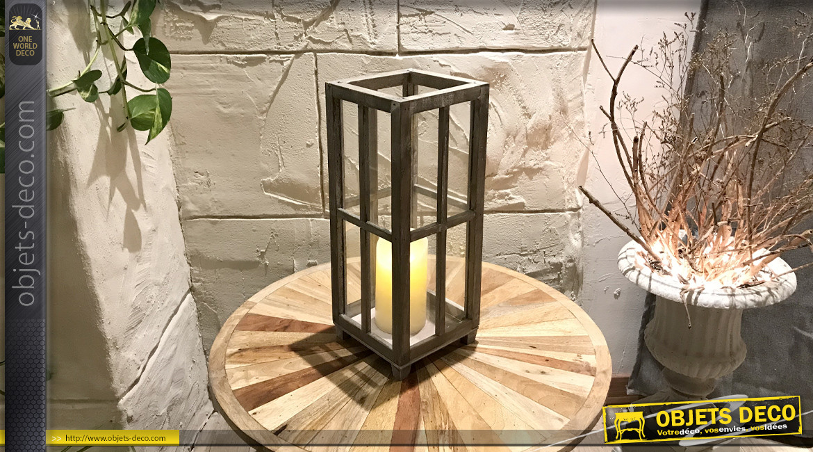 Petite lanterne en bois de sapin finition vieilli, esprit rustique, 41 cm