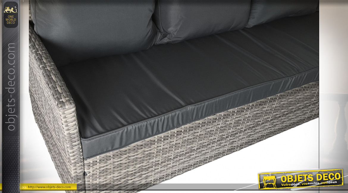 Grand canapé d'angle avec 3 repose-pieds et table basse en rotin finition grise