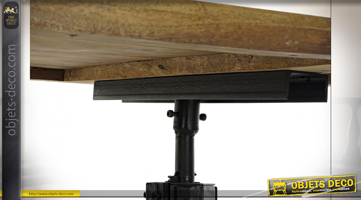 Table en bois de manguier finition naturelle, pieds en métal esprit crémaillère ambiance industrielle