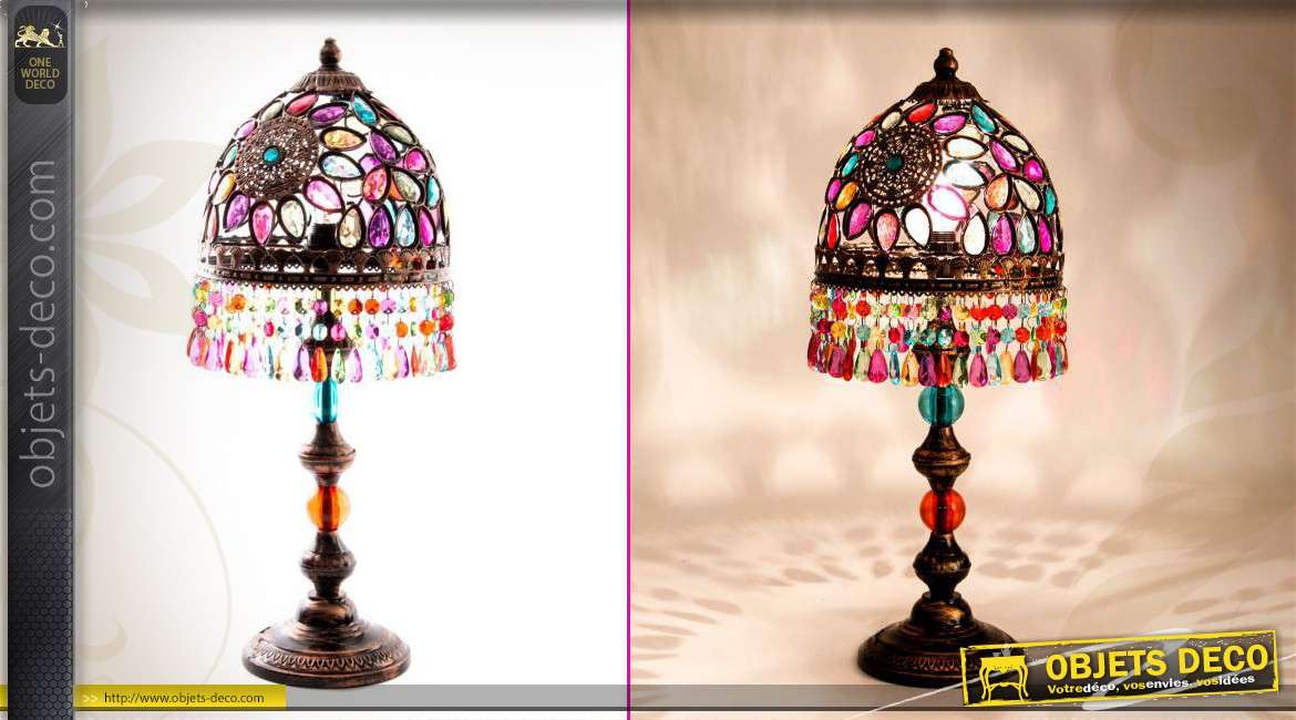 Lampe de table en métal ornée de pampilles colorées