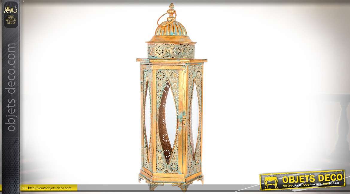 Grande lanterne de style oriental en métal vieilli doré et ouvragé 56 cm