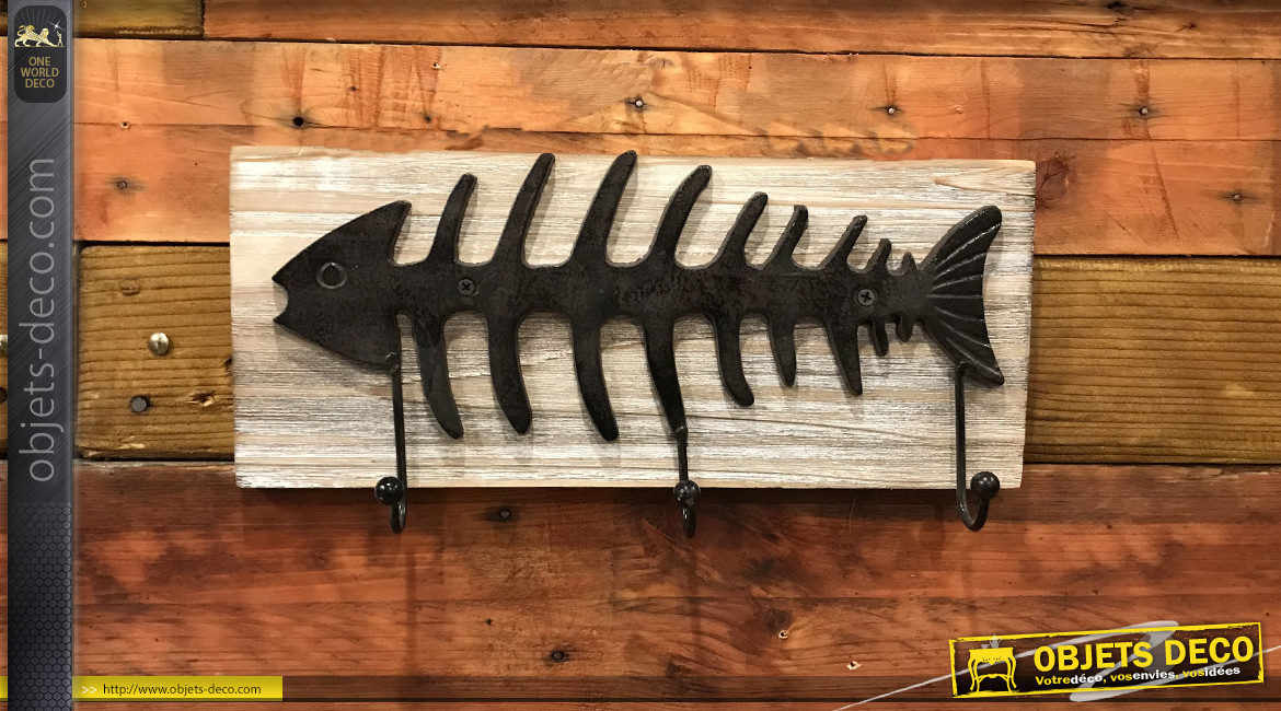 Portemanteaux en bois et métal motif poisson