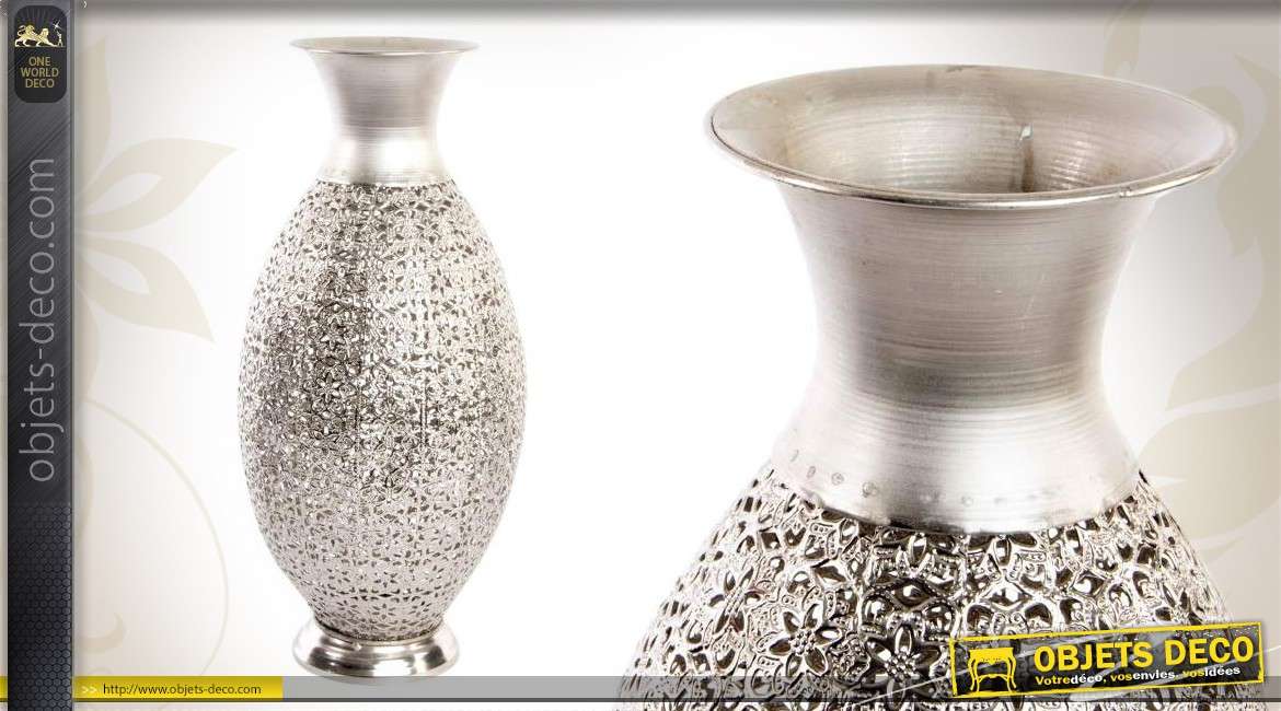Vase argenté en métal effet moucharabieh