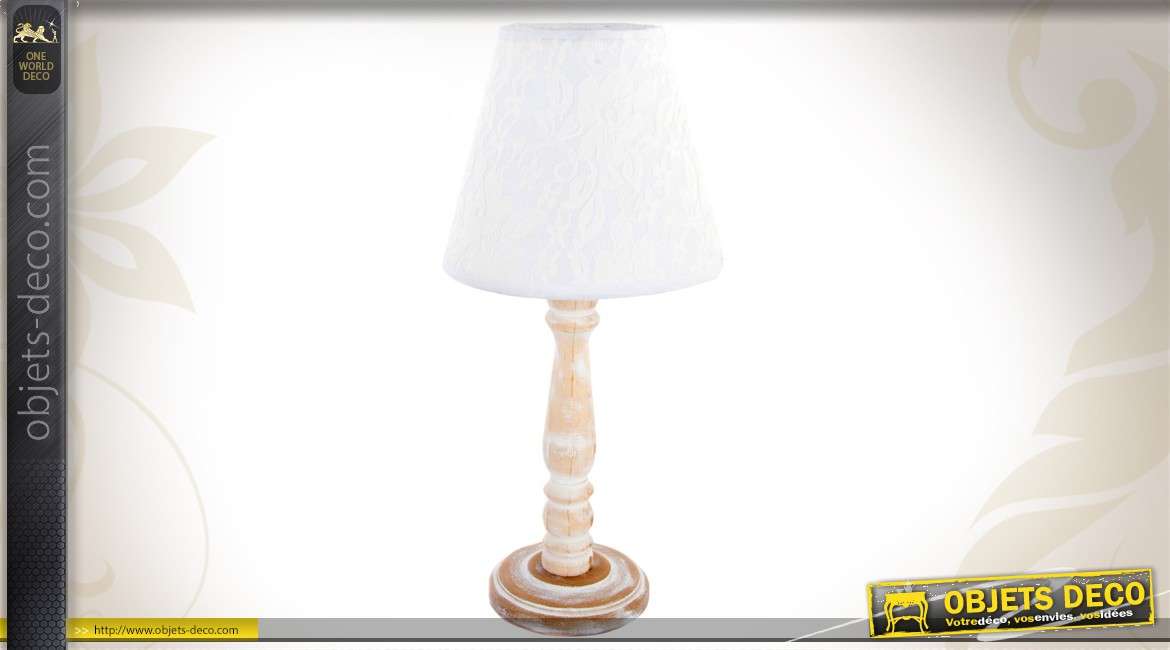 Lampe de table en bois avec abat-jour effet dentelle