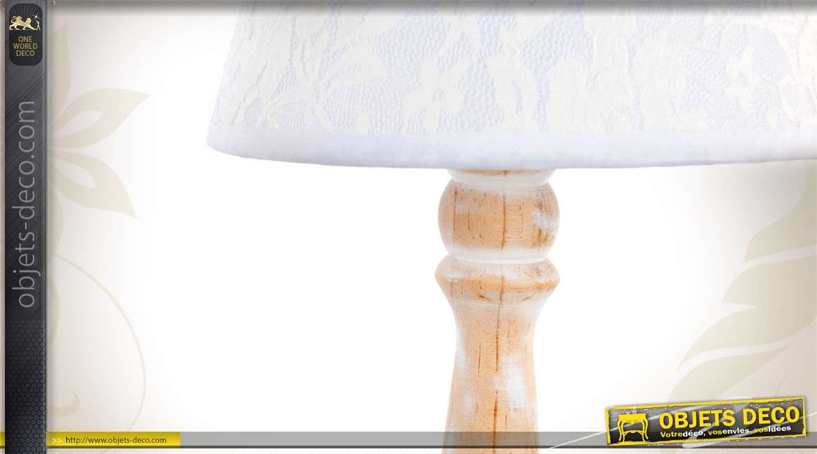 Lampe de table en bois avec abat-jour effet dentelle