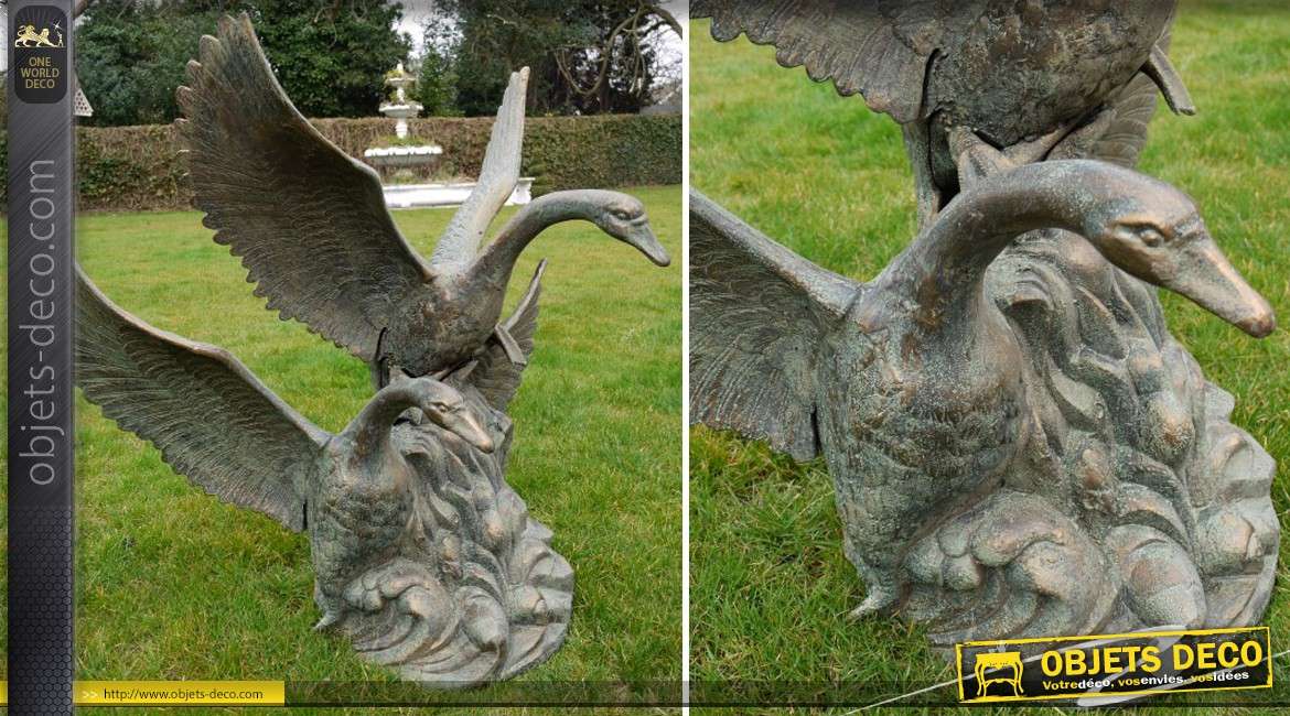 Sculpture ornementale animalière en métal couple de cygnes