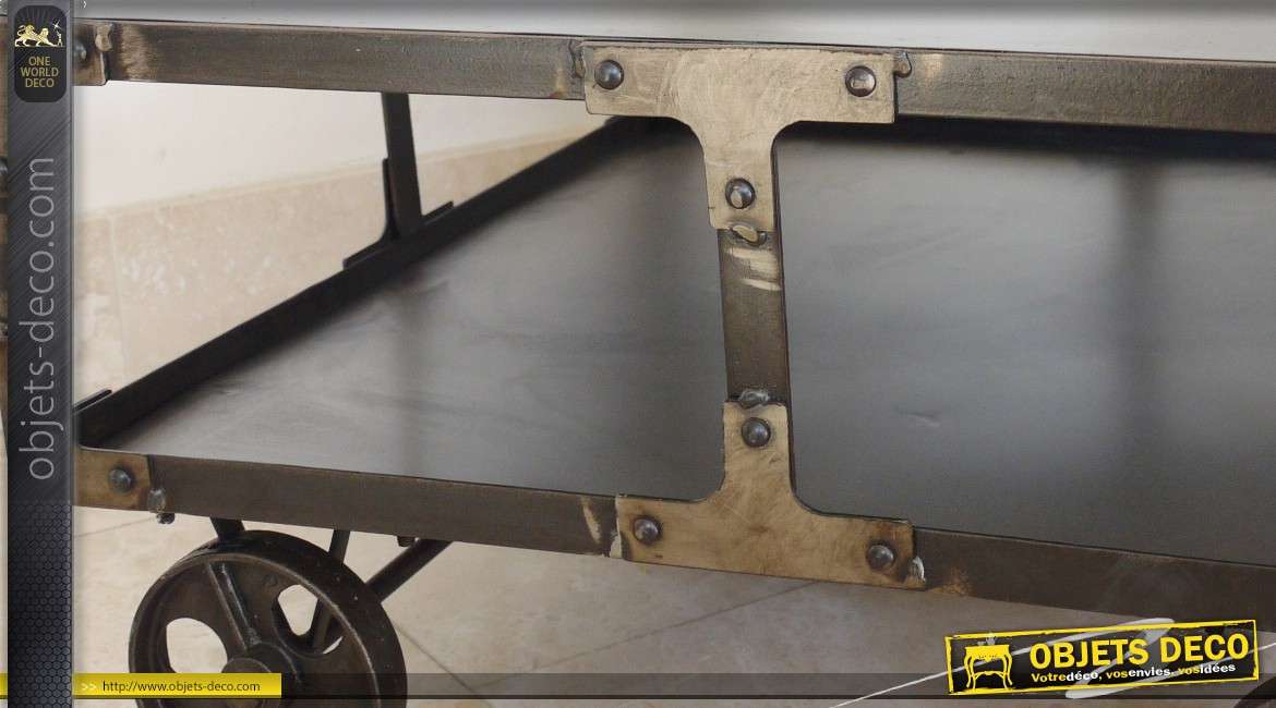 Table basse wagonnet carrée en métal style indus
