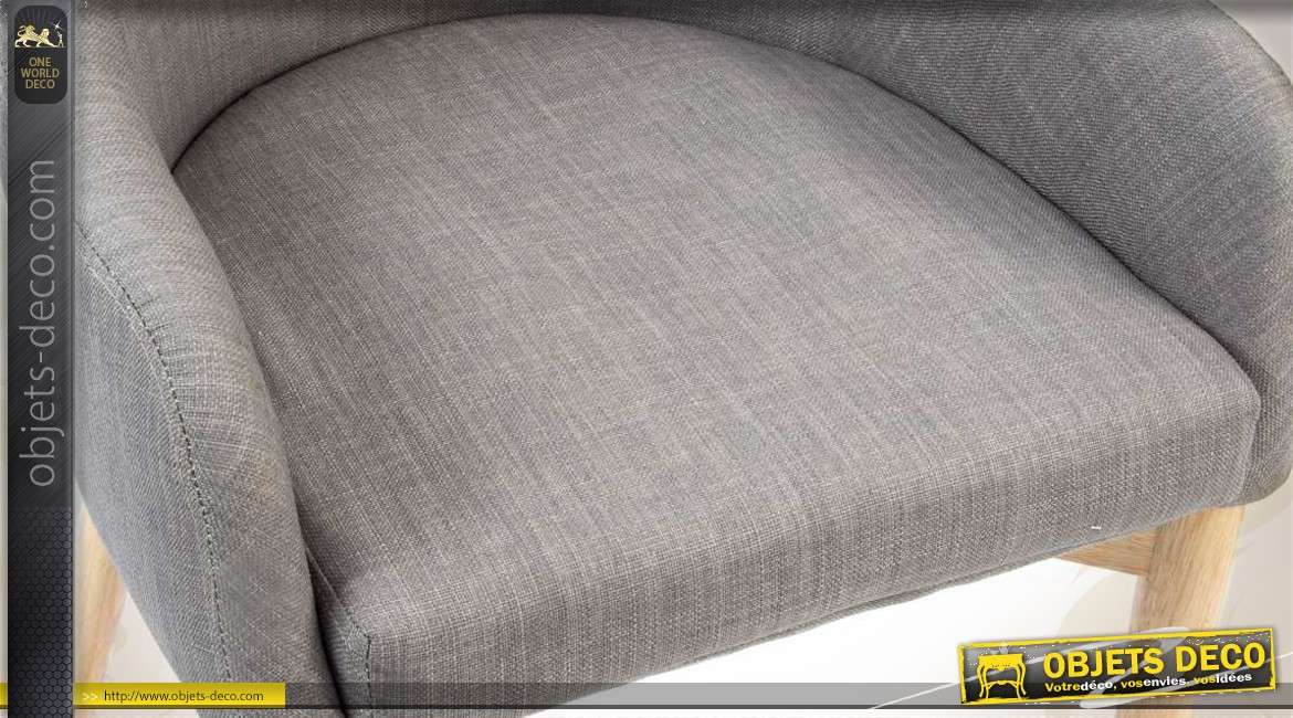Chaise en bois et en tissu coloris gris de style scandinave