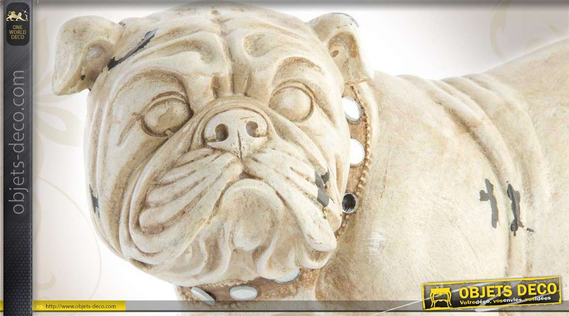 Statuette animale de chien en résine finition vieillie