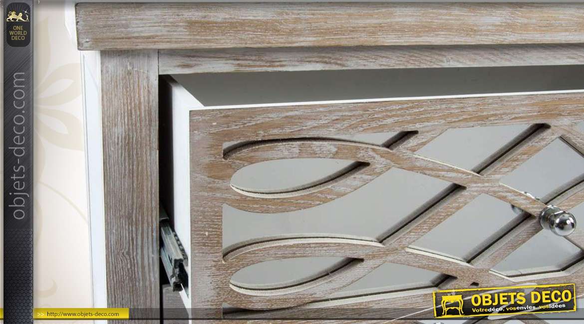 Commode en bois vieilli pourvue de 3 tiroirs finition miroir