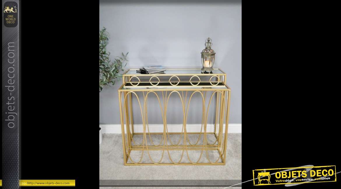 Duo de consoles design en métal doré avec plateaux en miroir