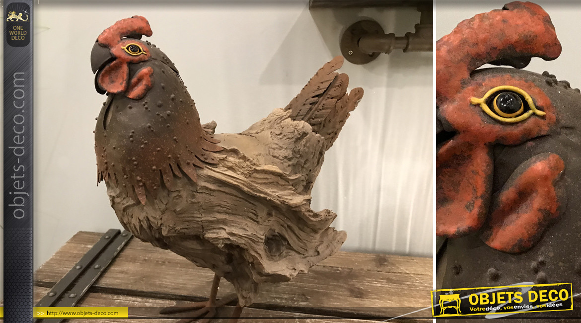 Représentation d'une poule en résine effet bois sculpté, avec touche de métal, 36cm