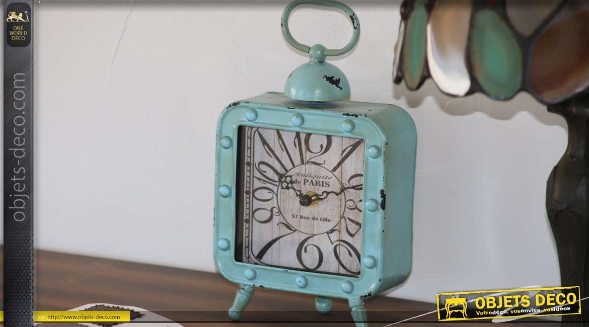 Horloge de table vintage en métal vieilli