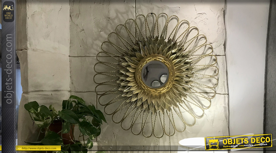 Déco murale miroir en métal finition doré, forme de fleur stylisée, Ø80cm