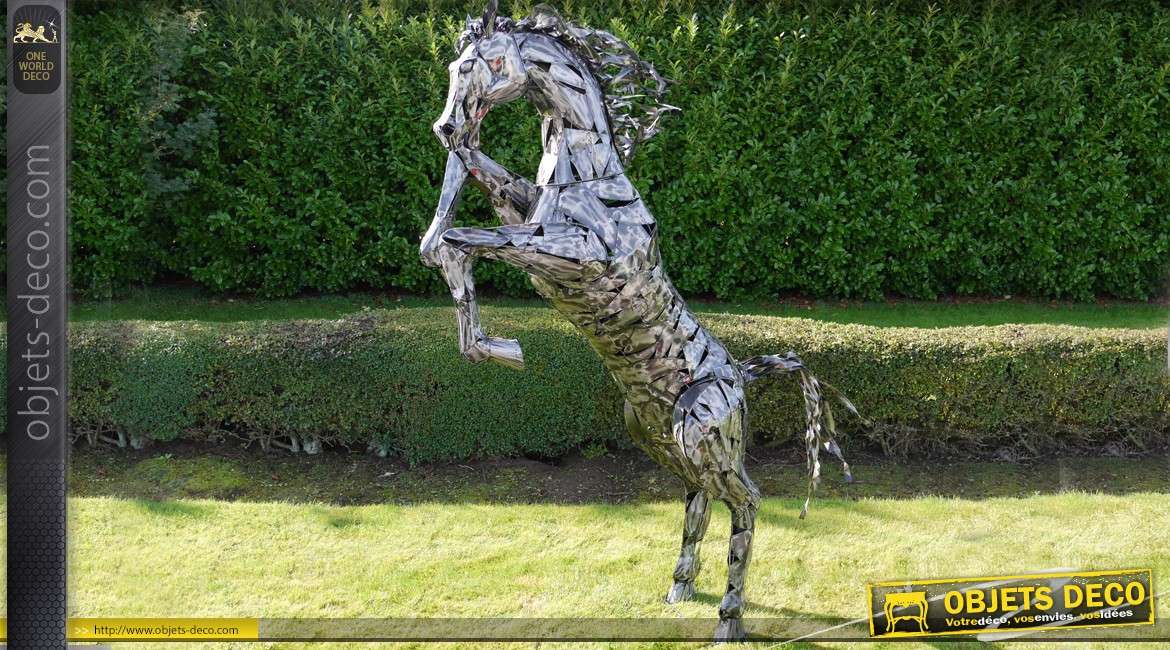 Grande sculpture en métal argenté de cheval cabré en métal 330 cm