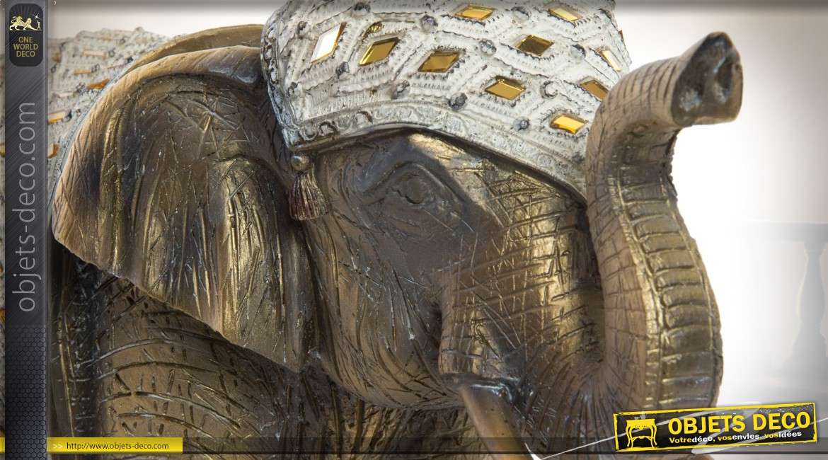 Sculpture en résine finitions vieillies d'un éléphant 35 cm