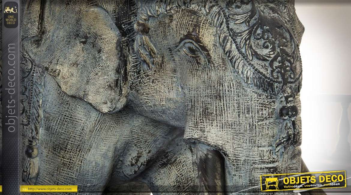 Grande représentation d'un éléphant en résine 83 cm