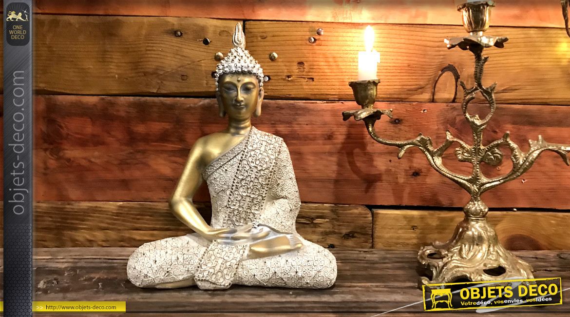 Statuette de Bouddha en position du lotus finition blanchie et dorée, 27 cm