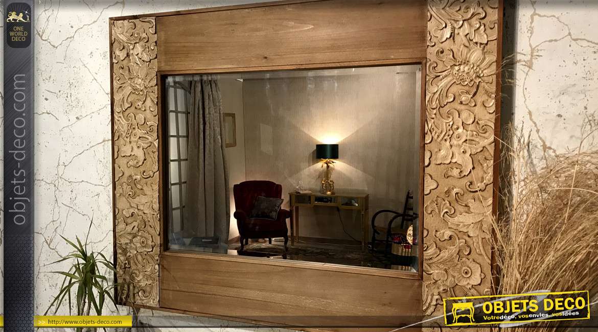 Grand miroir en bois avec effets sculptés finition doré ancien et naturel