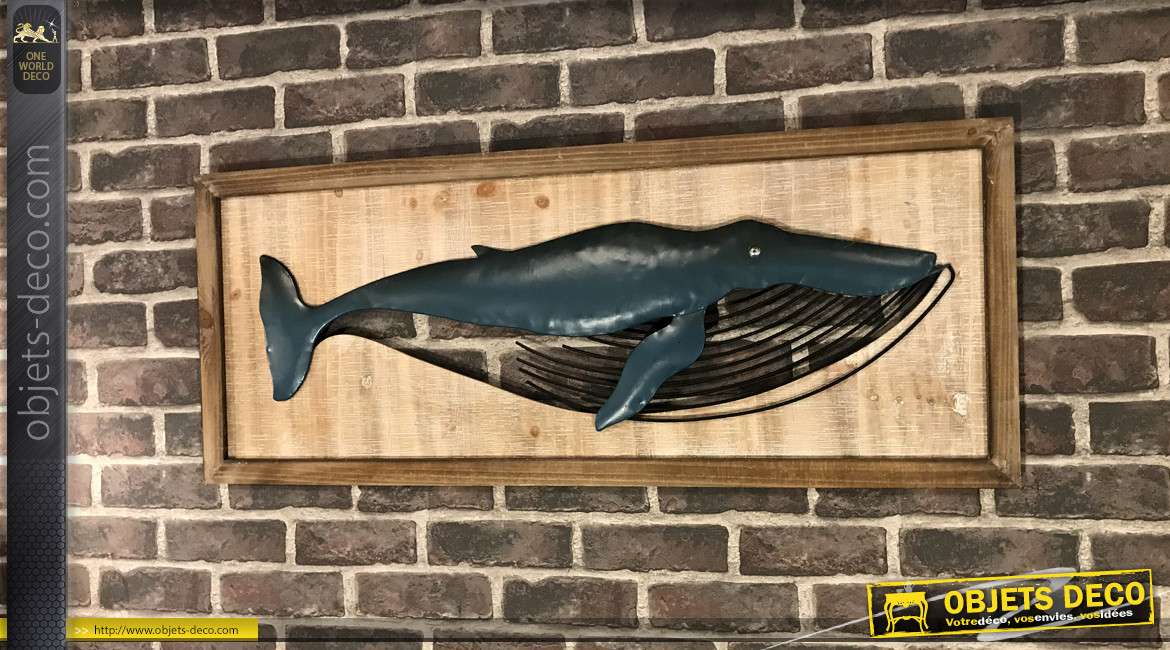 Grande décoration en bois et métal : baleine en relief sur cadre en bois vieilli